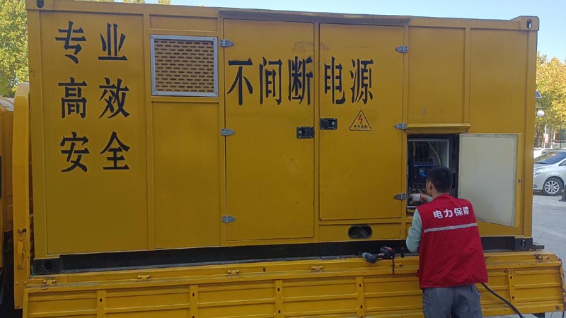 定边柴油发电机组和UPS电源配合使用时，如何避免切换过程中的电力中断？